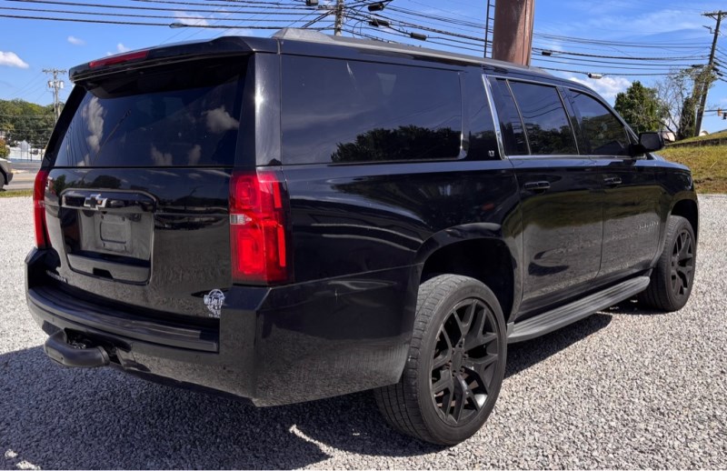 Additional photo of vehicle.