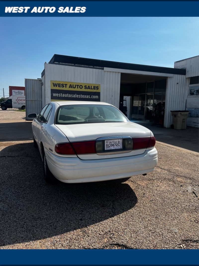 Additional photo of vehicle.