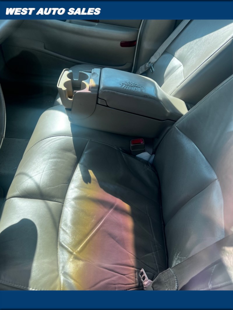 Additional photo of vehicle.