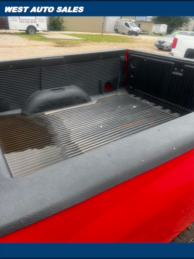 Additional photo of vehicle.