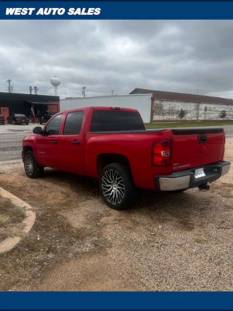 Additional photo of vehicle.