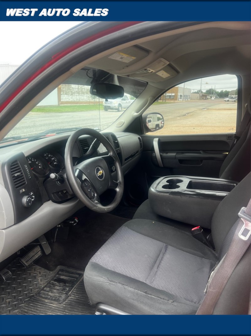 Additional photo of vehicle.