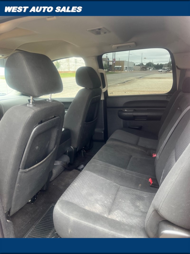 Additional photo of vehicle.