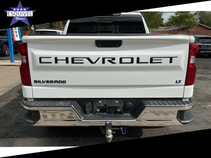 Additional photo of vehicle.
