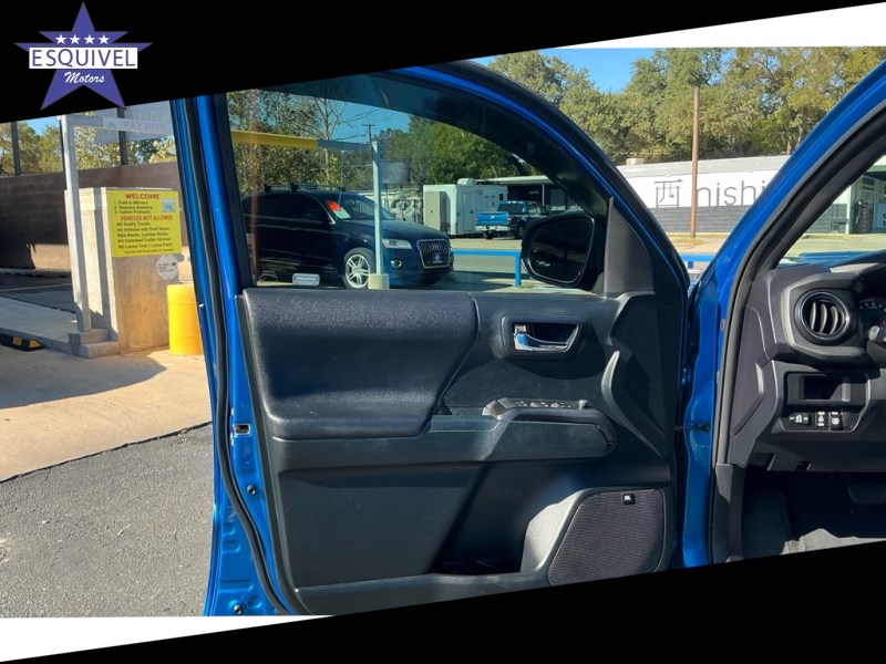 Additional photo of vehicle.