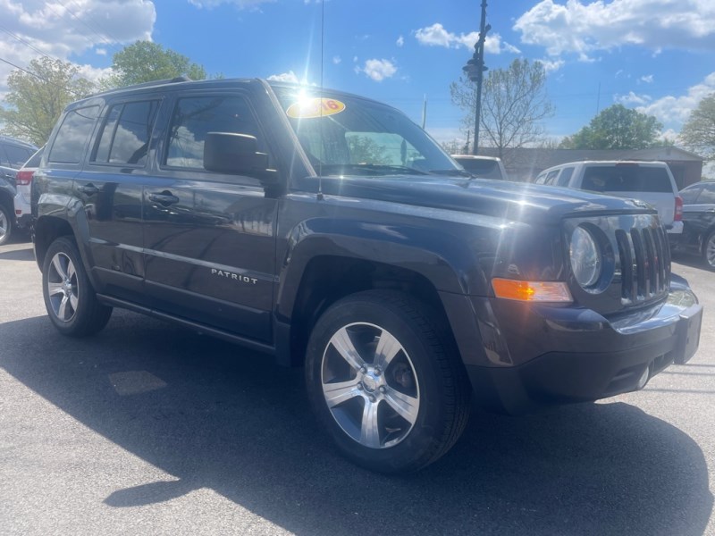 2016 Jeep Patriot Latitude photo 1