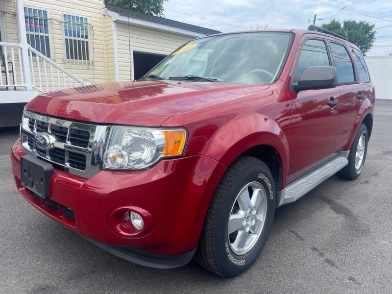 2010 Ford Escape XLT photo 2