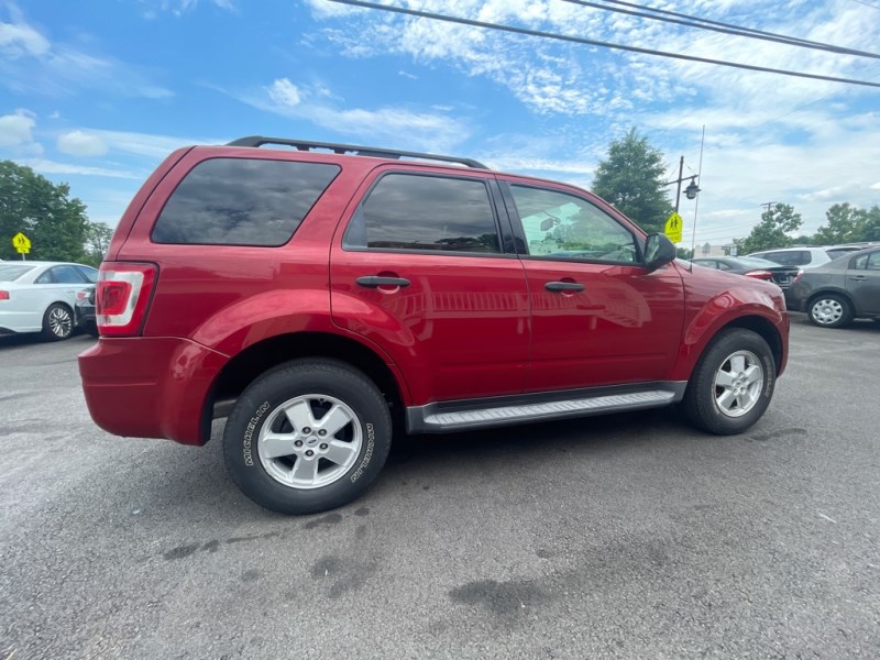 2010 Ford Escape XLT photo 7