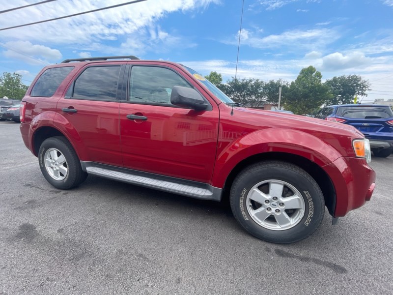 2010 Ford Escape XLT photo 8