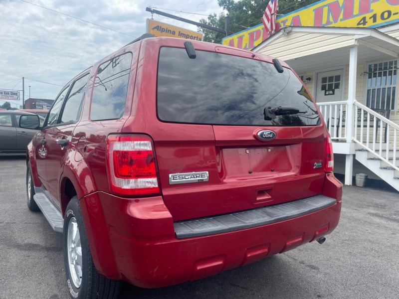 2010 Ford Escape XLT photo 4