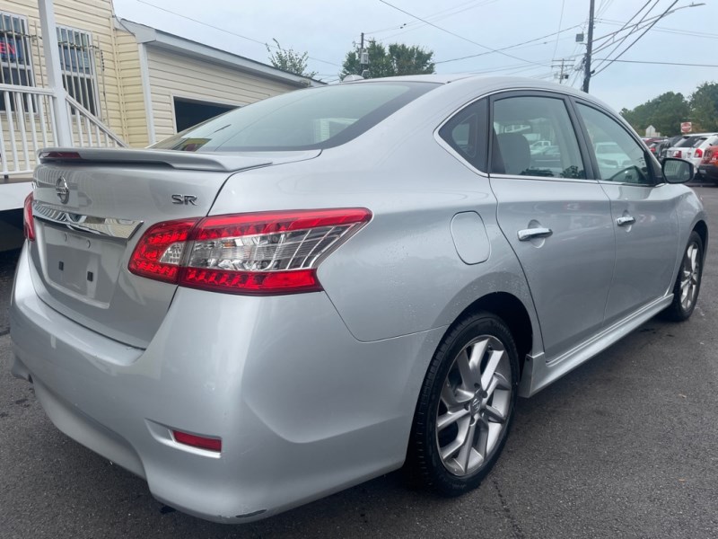 2015 Nissan Sentra SR photo 11