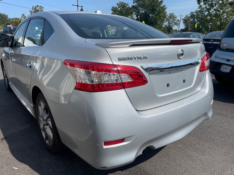 2015 Nissan Sentra SR photo 1