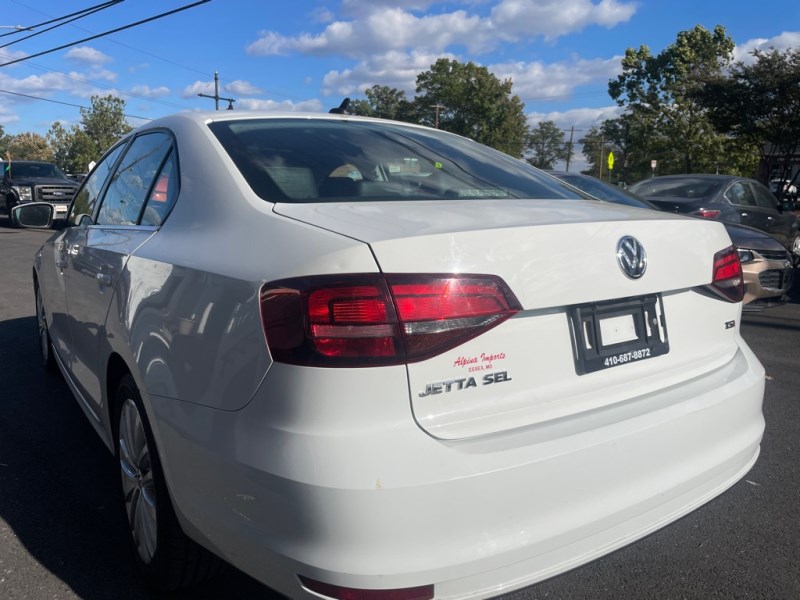 2016 Volkswagen Jetta SEL photo 1