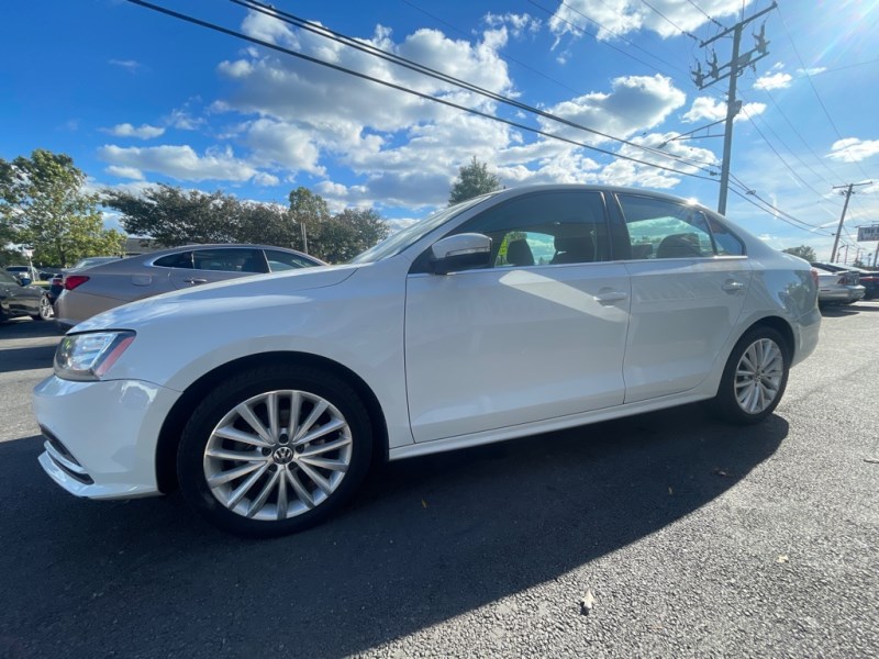 2016 Volkswagen Jetta SEL photo 2