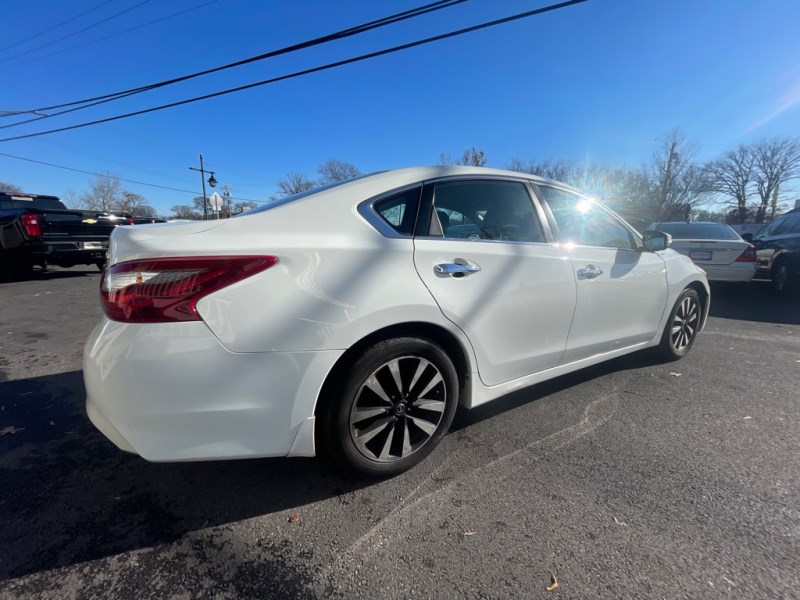 2018 Nissan Altima SL photo 1