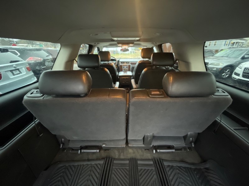 2010 GMC Yukon XL Denali photo 5