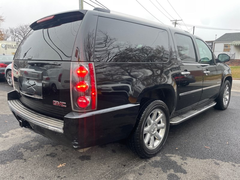 2010 GMC Yukon XL Denali photo 3