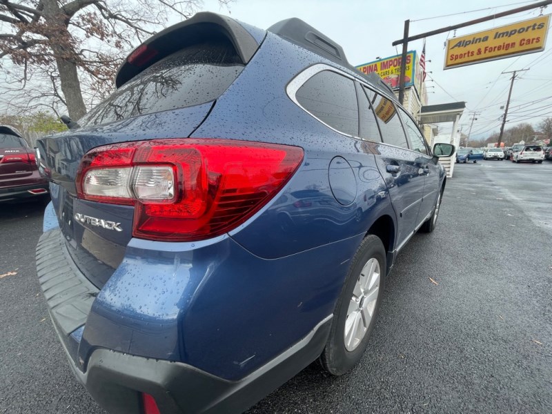 2019 Subaru Outback Premium photo 4