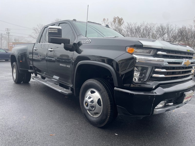 2022 Chevrolet Silverado 3500HD High Country photo 8