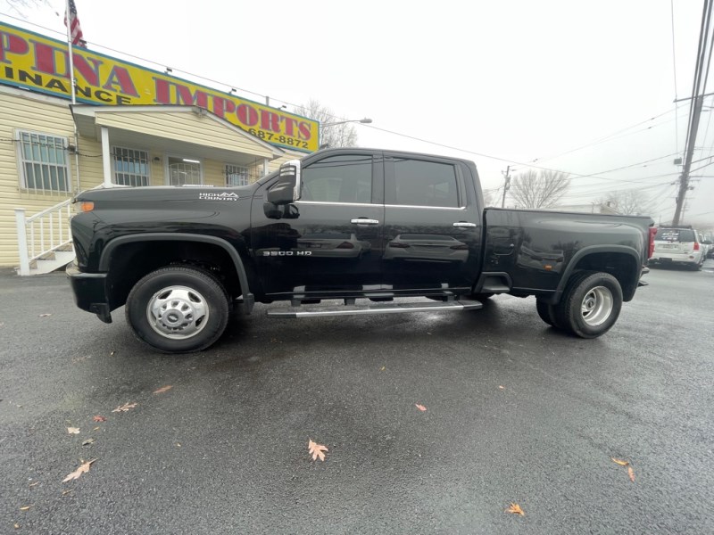 2022 Chevrolet Silverado 3500HD High Country photo 1