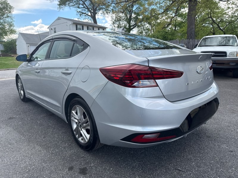 Additional photo of vehicle.