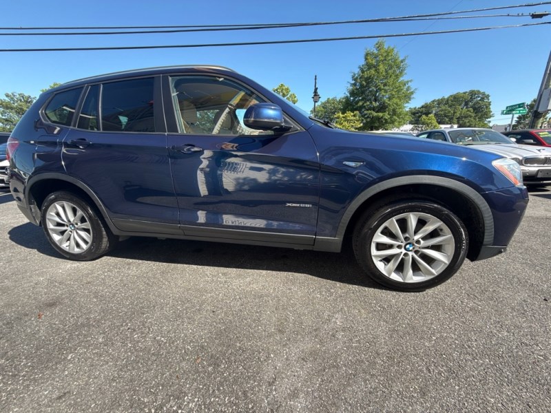 Additional photo of vehicle.