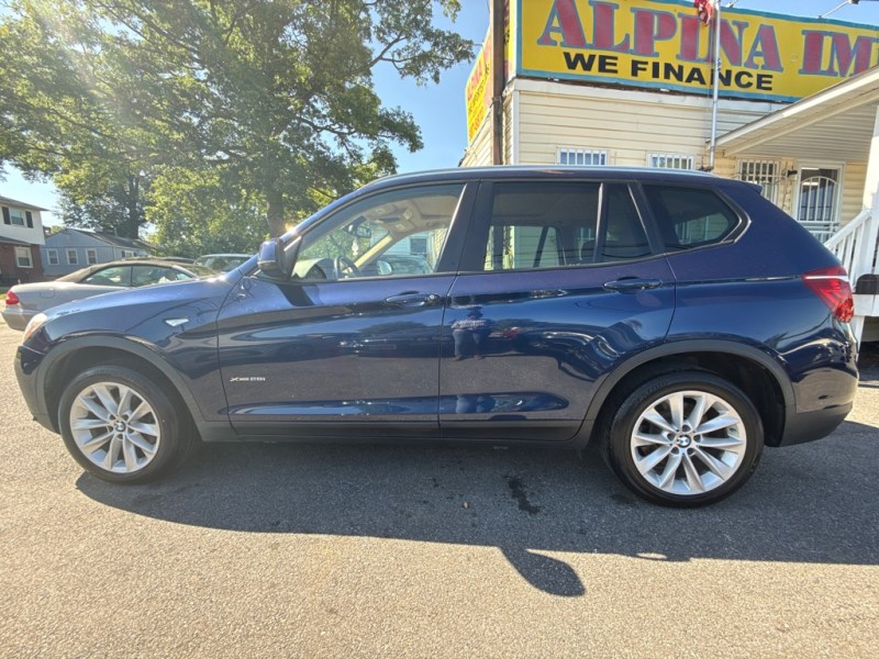 Additional photo of vehicle.
