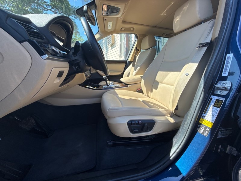 Additional photo of vehicle.