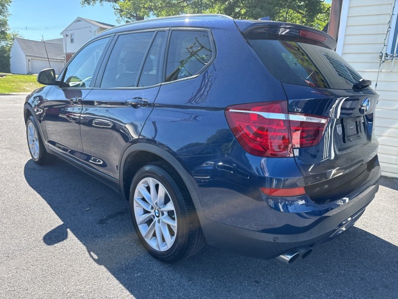 Additional photo of vehicle.