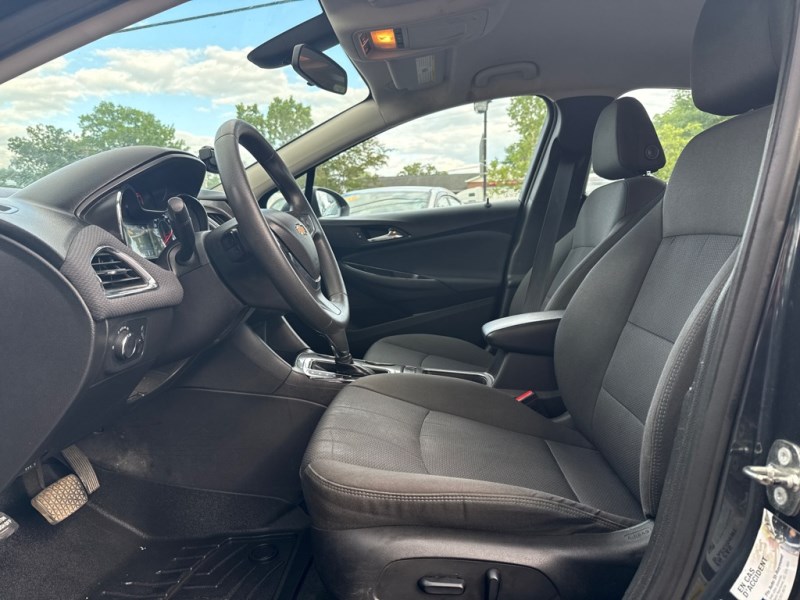 Additional photo of vehicle.