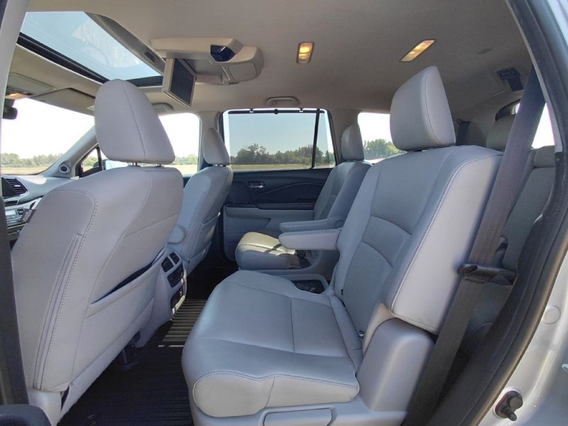 2022 Honda Pilot Touring - Photo 8