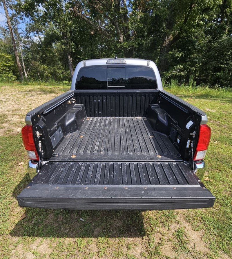 2017 Toyota Tacoma TRD Off Road - Photo 15