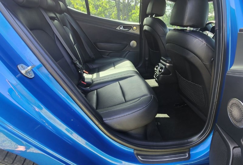 Additional photo of vehicle.