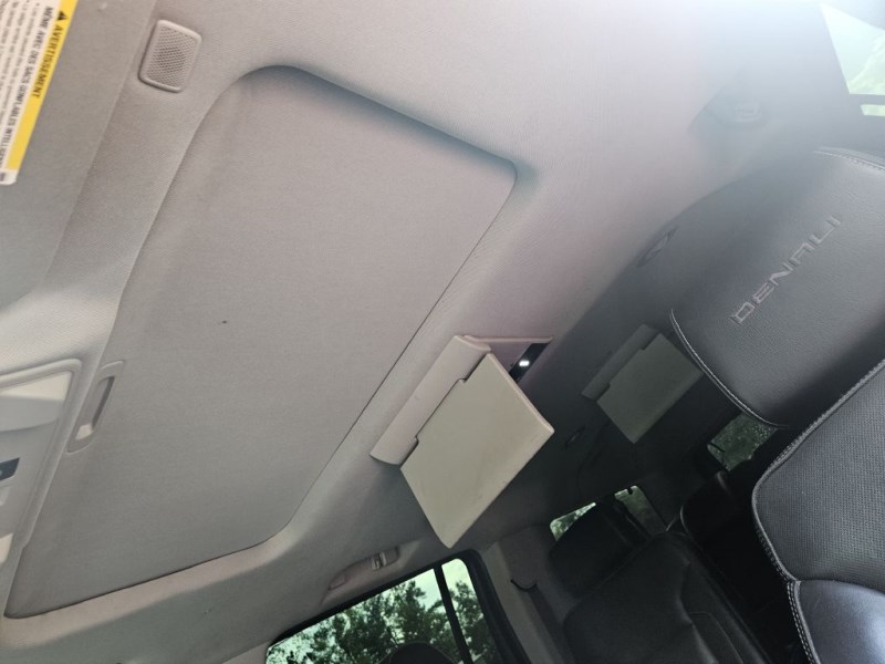 2018 GMC Yukon XL Denali - Photo 9