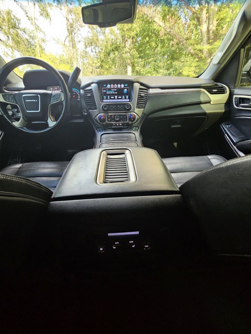 2018 GMC Yukon XL Denali - Photo 8