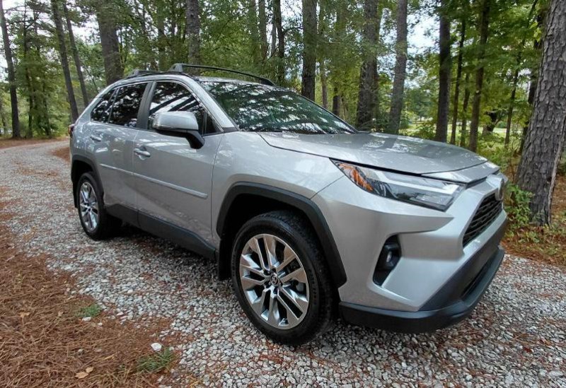 Additional photo of vehicle.