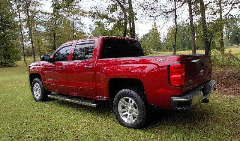 Additional photo of vehicle.