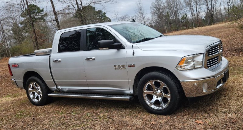 Additional photo of vehicle.