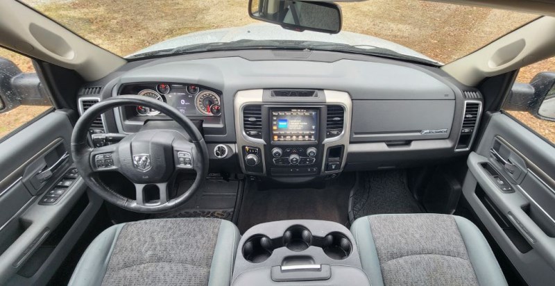 Additional photo of vehicle.