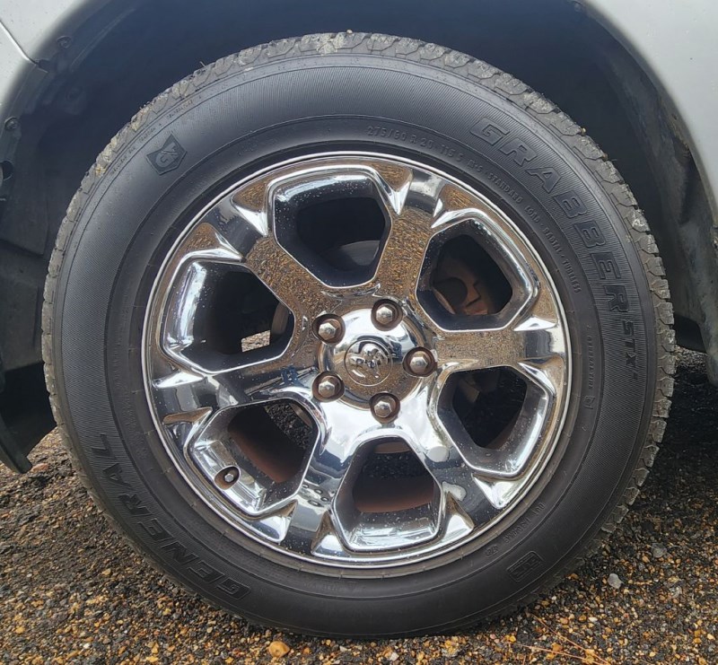 Additional photo of vehicle.