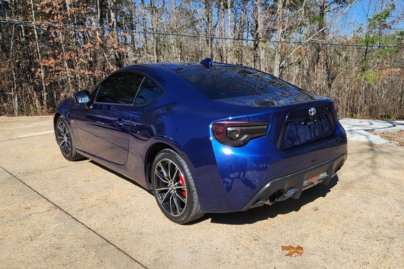 Additional photo of vehicle.