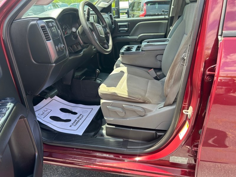 Additional photo of vehicle.