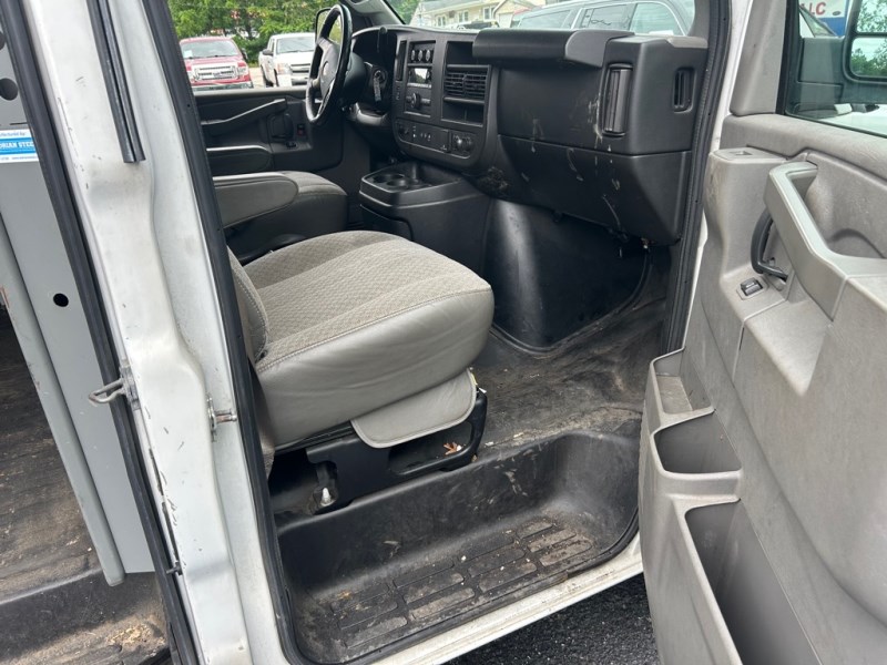 2019 Chevrolet Express Cargo Work Van - Photo 9