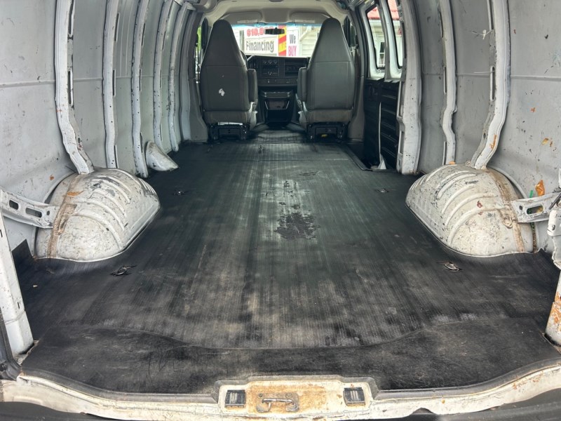 Additional photo of vehicle.