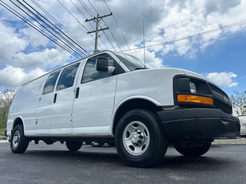 Additional photo of vehicle.