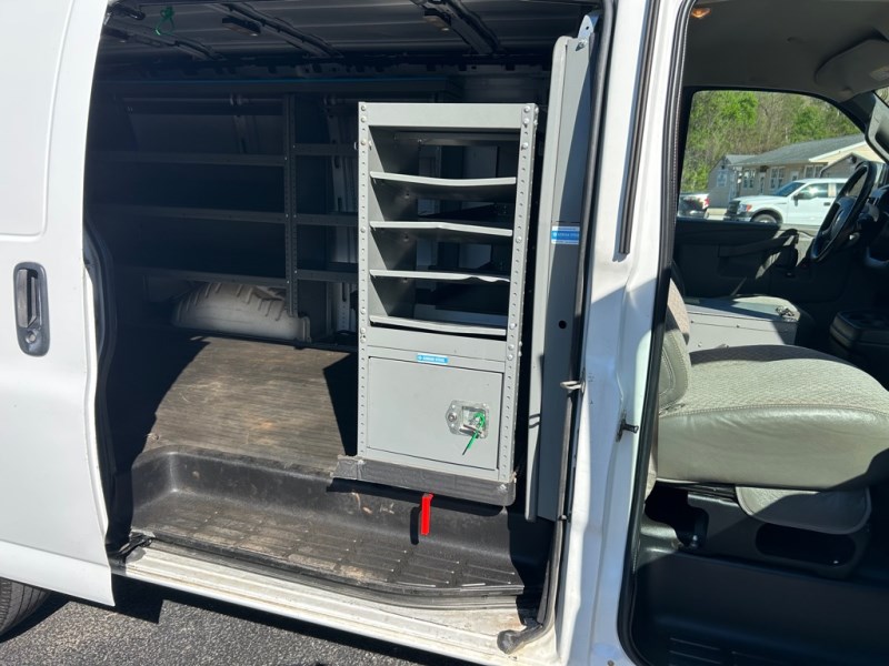 Additional photo of vehicle.
