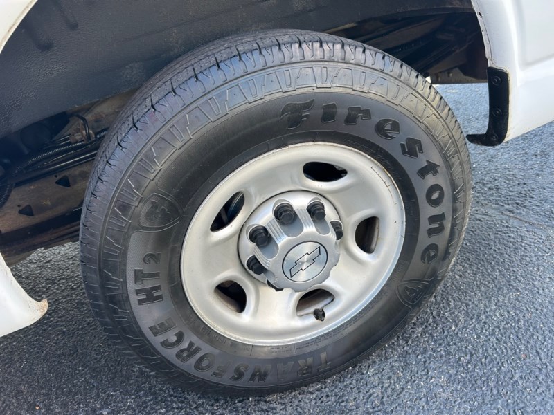Additional photo of vehicle.
