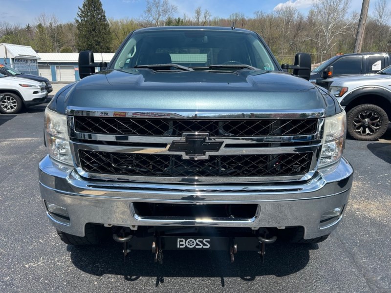Additional photo of vehicle.