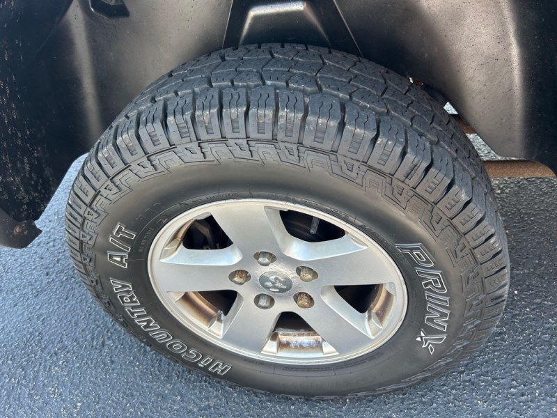 Additional photo of vehicle.