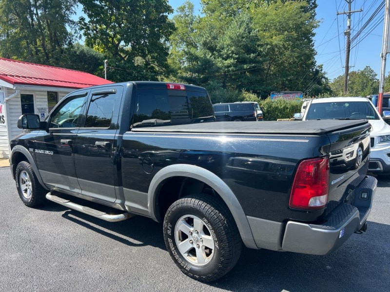 Additional photo of vehicle.